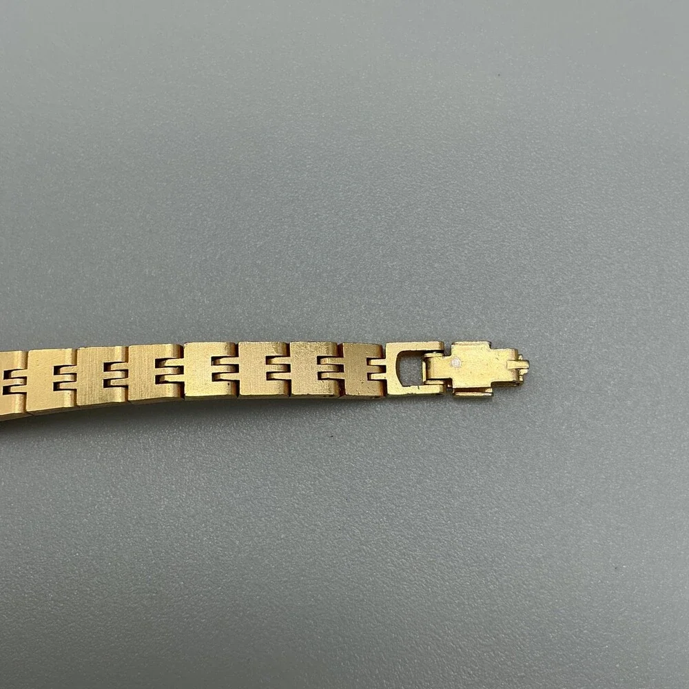 Vintage Timex Womens Watch 20mm Champagne Dial Gold Tone Manual Wind 6.5